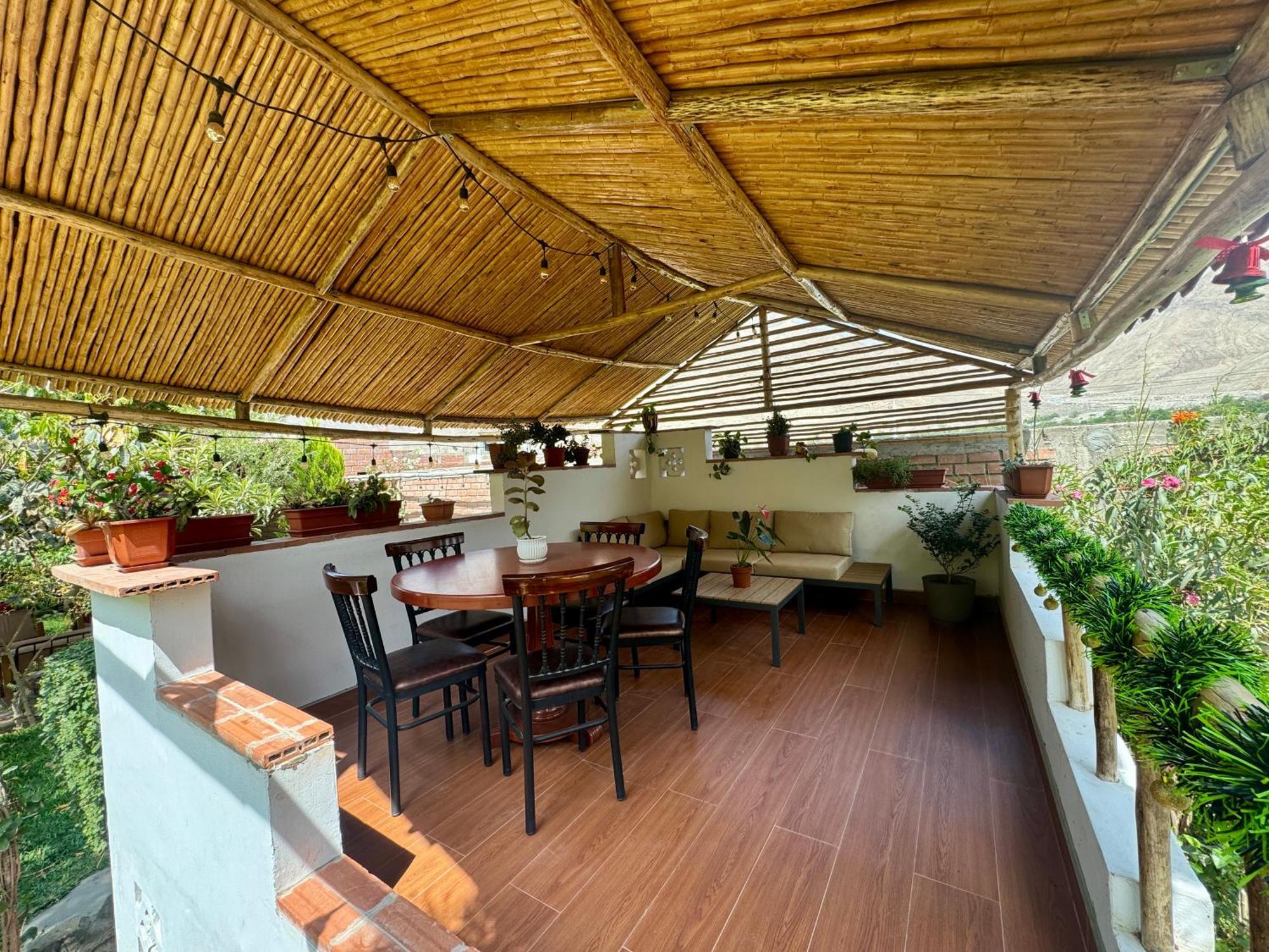 Casa Hotel Mamaluna Лунауана Экстерьер фото